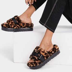 UGG LEOPARD / PANTHER FLUFFITA SLIPPERS